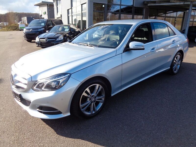 Silber Gebraucht 2015 Mercedes E300 Avantgarde Limousine | 22.999 € (Etwas zu teuer) - Bild 1/4