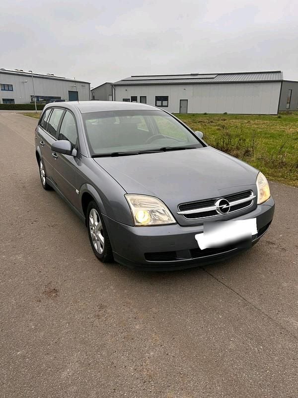 Grau Gebraucht 2004 Opel Vectra Kombi | 899 € (Superpreis) - Bild 1/4