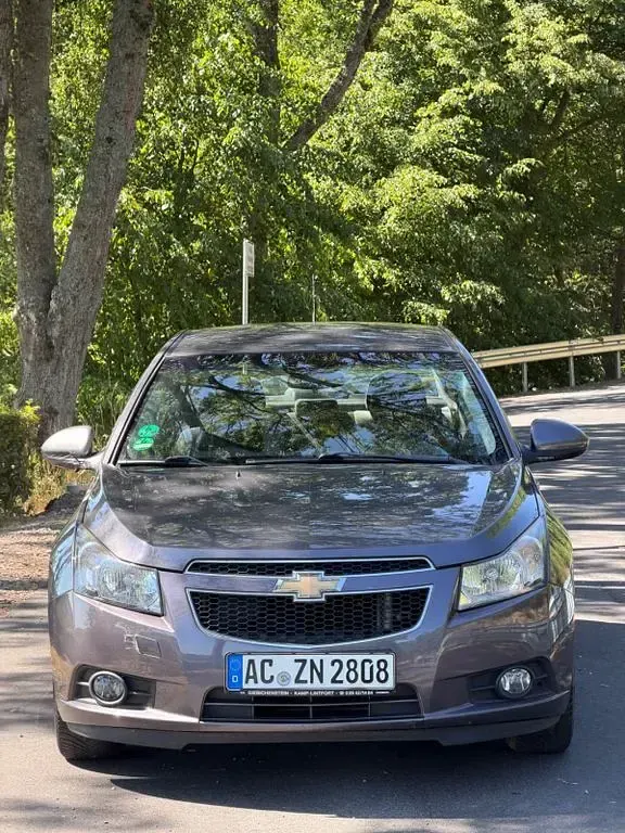 Gebraucht Chevrolet Cruze LS 124 PS (91 kW) 2011 Grau Limousine