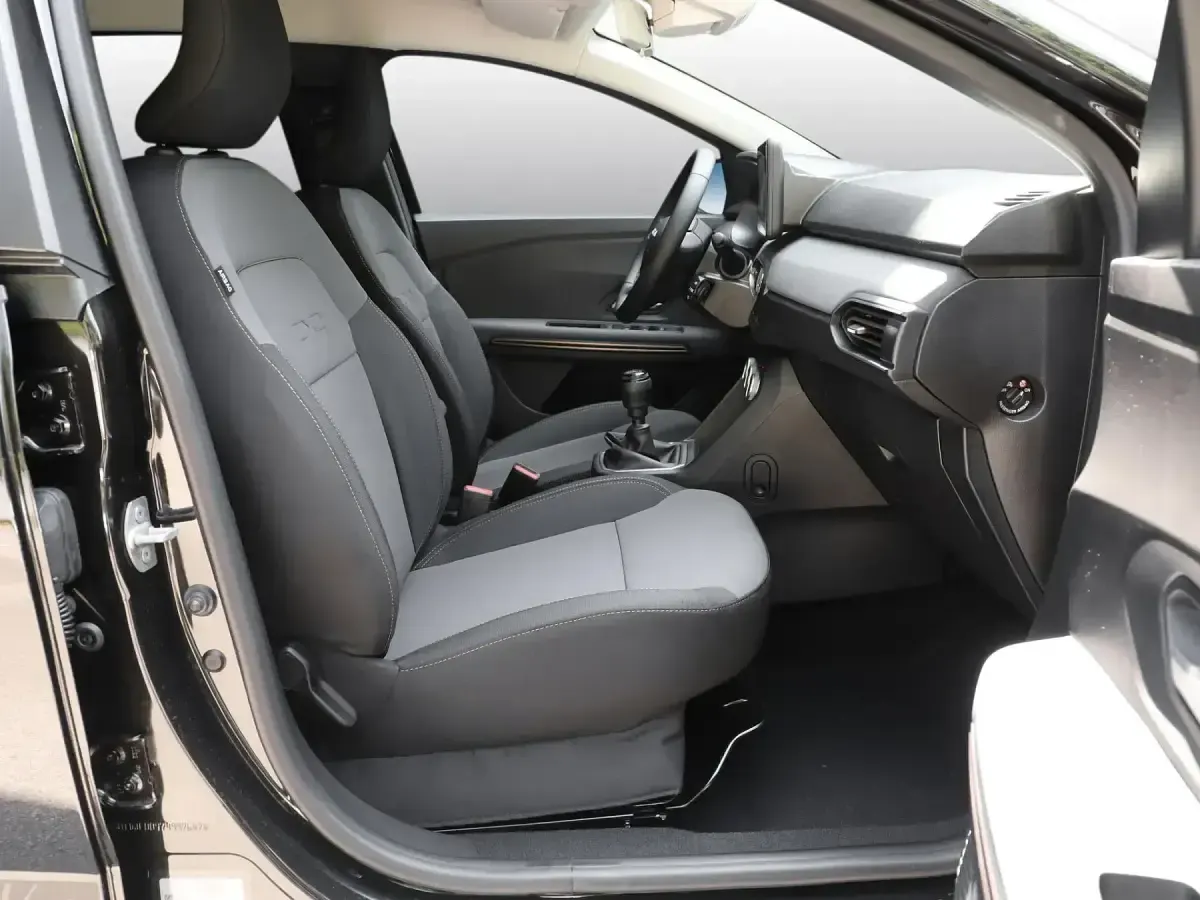 Gebraucht Dacia Jogger Extreme 91 PS (66 kW) 2025 Perlmuttschwarz Van / Kleinbus