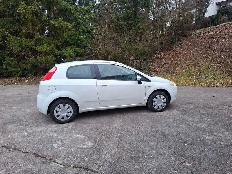 Gebraucht Fiat Punto Active 65 PS (47 kW) 2009 Weiß Limousine