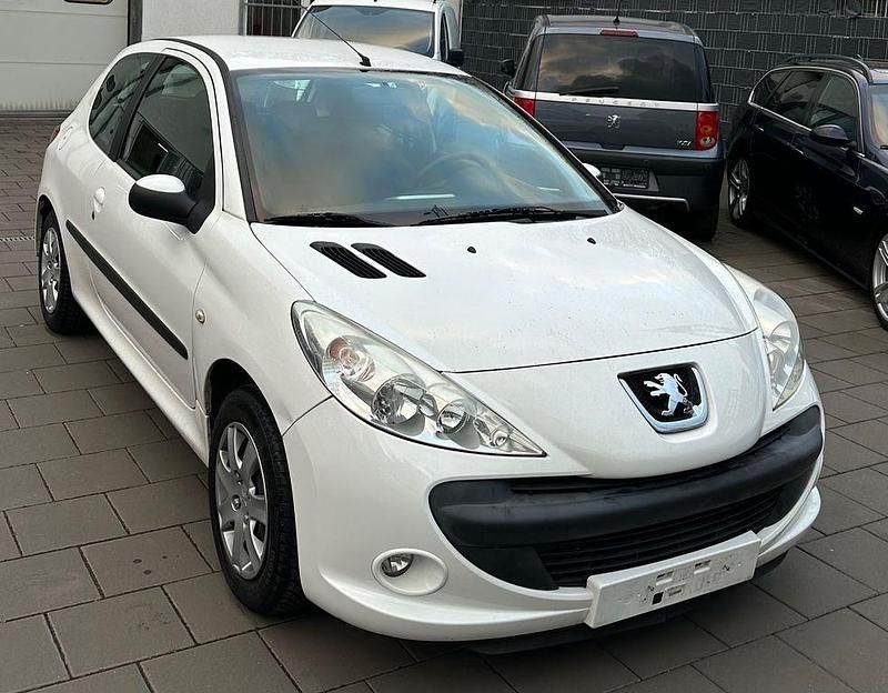 Weiß Gebraucht 2010 Peugeot 206 Kleinwagen | 2.950 € (Etwas zu teuer) - Bild 1/4