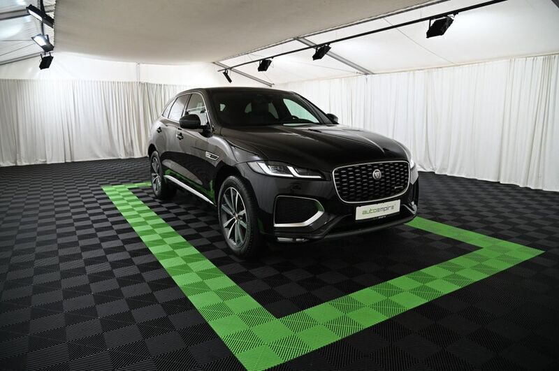 Gebraucht Jaguar F-Pace R-Dynamic 204 PS (150 kW) 2023 Santorini black SUV