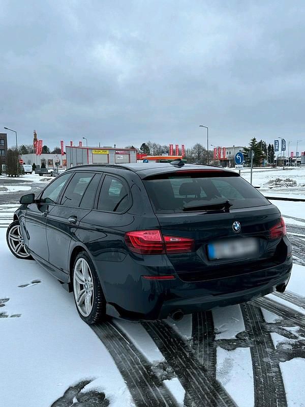 Gebraucht BMW 535 313 PS (230 kW) 2015 Blau Kombi