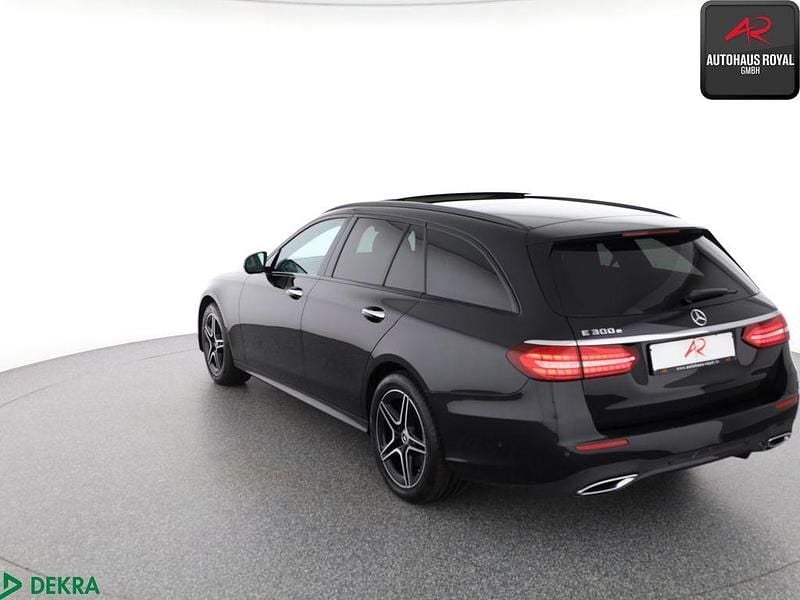 Gebraucht Mercedes E300 AMG 320 PS (235 kW) 2022 Schwarz Limousine