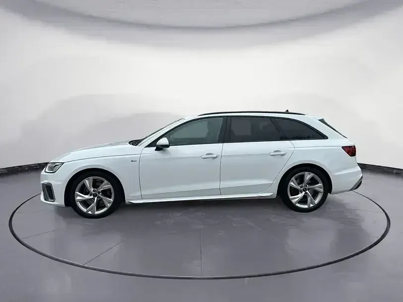 Używany Audi A4 S-Line 163 KM (119 kW) 2024 Biały Kombi