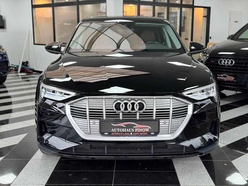 Gebraucht Audi e-tron Basis 230 kW (313 PS) 2020 Schwarz SUV