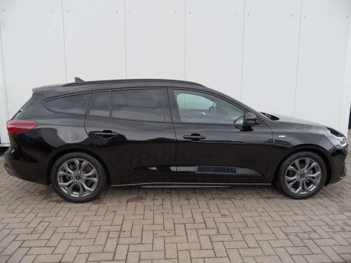 Gebraucht Ford Focus ST-Line X 155 PS (114 kW) 2024 Obsidianschwarz Kombi