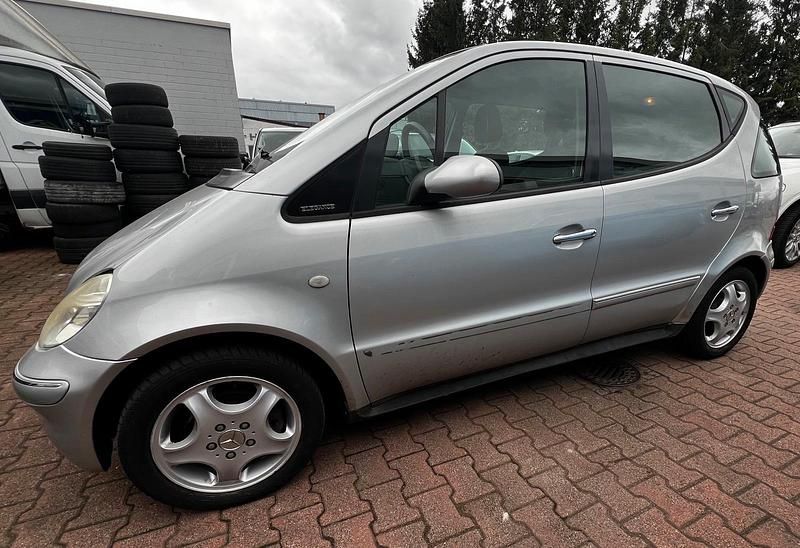 Gebraucht Mercedes A160 Elegance 102 PS (75 kW) 2001 Silber Kleinwagen