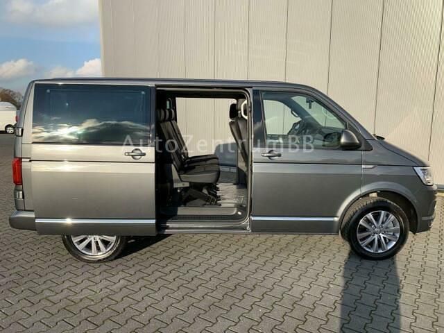 Gebraucht VW Caravelle Highline 204 PS (150 kW) 2018 Grau metallic Van
