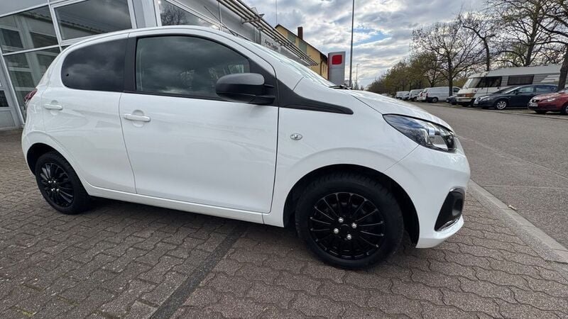 Weiß Gebraucht 2021 Peugeot 108 Style Kleinwagen | 9.990 € (Fairer Preis) - Bild 1/4