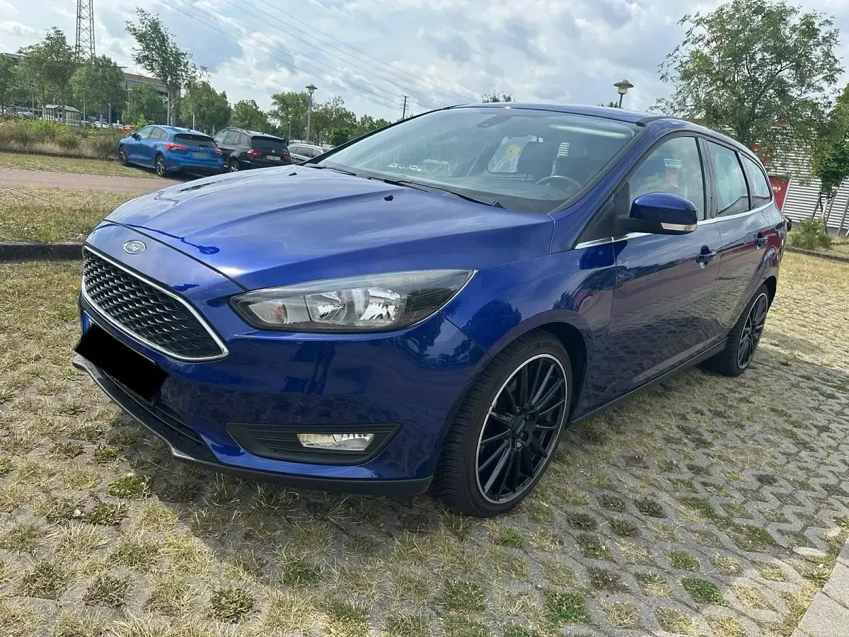 Gebraucht Ford Focus 100 PS (73 kW) 2016 Blau Kombi