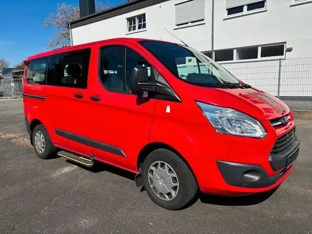 Gebraucht Ford Transit Custom 105 PS (77 kW) 2018 Rot Van / Kleinbus