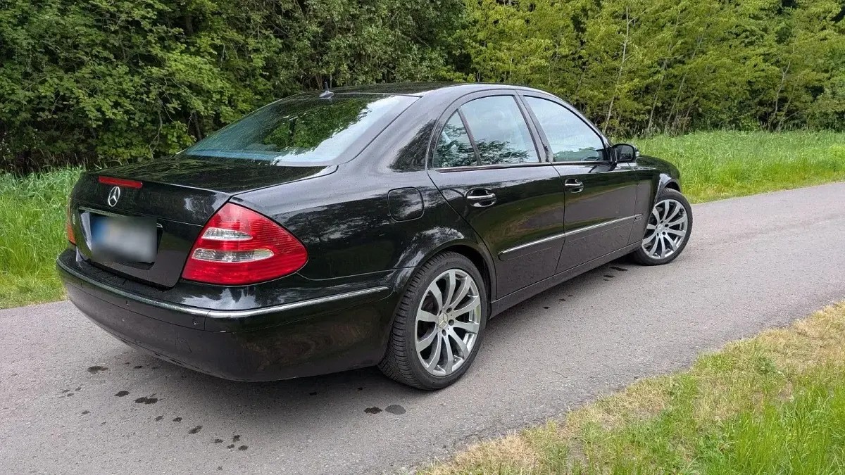 Gebraucht Mercedes E350 Elegance 272 PS (200 kW) 2006 Schwarz Limousine
