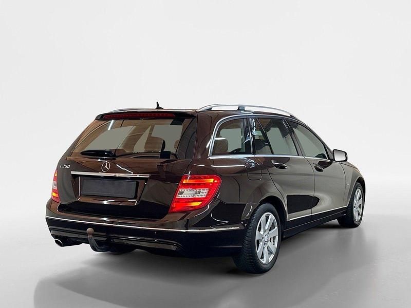 Gebraucht Mercedes C250 Avantgarde 204 PS (150 kW) 2012 Braun Kombi