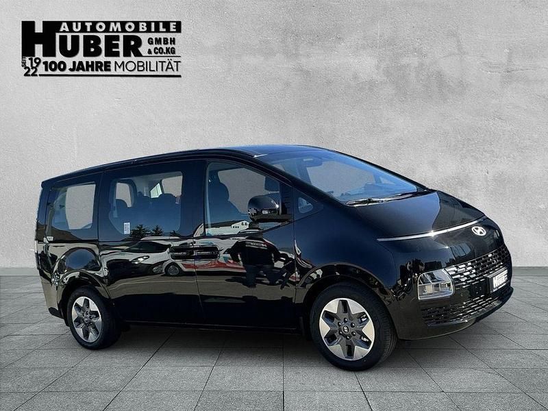 Gebraucht Hyundai Staria Trend 224 PS (164 kW) 2024 Schwarz Van / Kleinbus