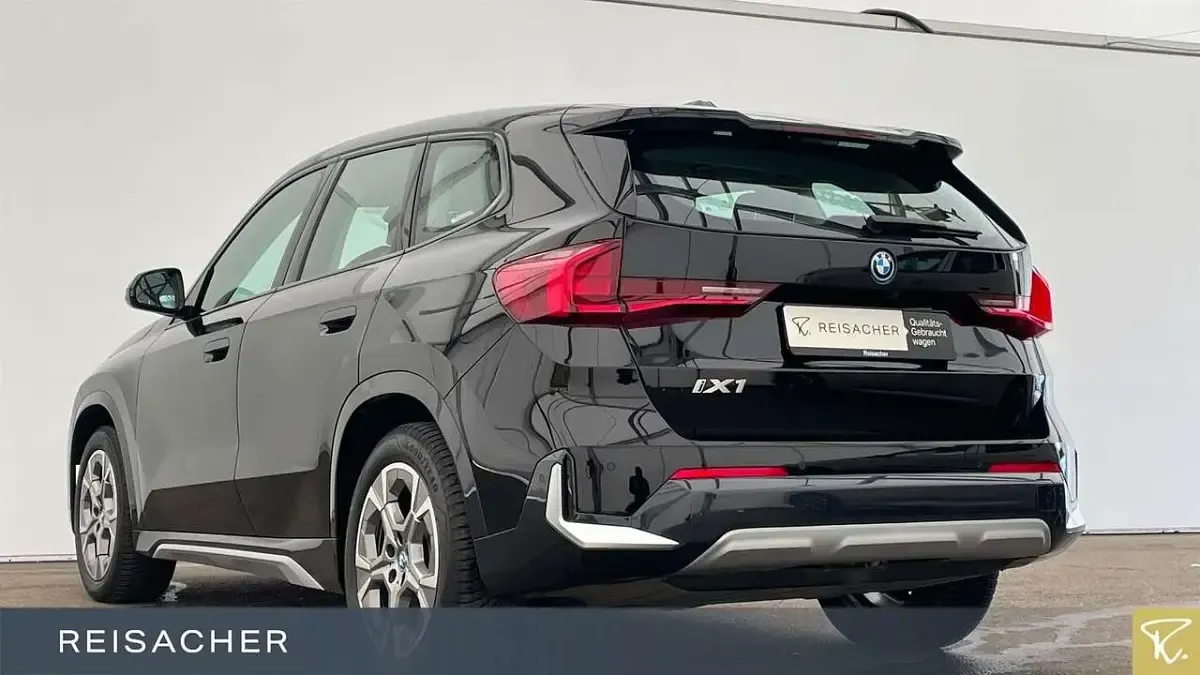 Gebraucht BMW iX1 xLine 200 kW (272 PS) 2023 Schwarz uni SUV