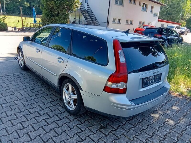 Gebraucht Volvo V50 Summum 136 PS (100 kW) 2004 Silber Kombi