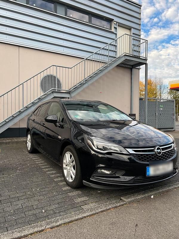 Schwarz Gebraucht 2016 Opel Astra Kombi | 8.499 € (Fairer Preis) - Bild 1/4