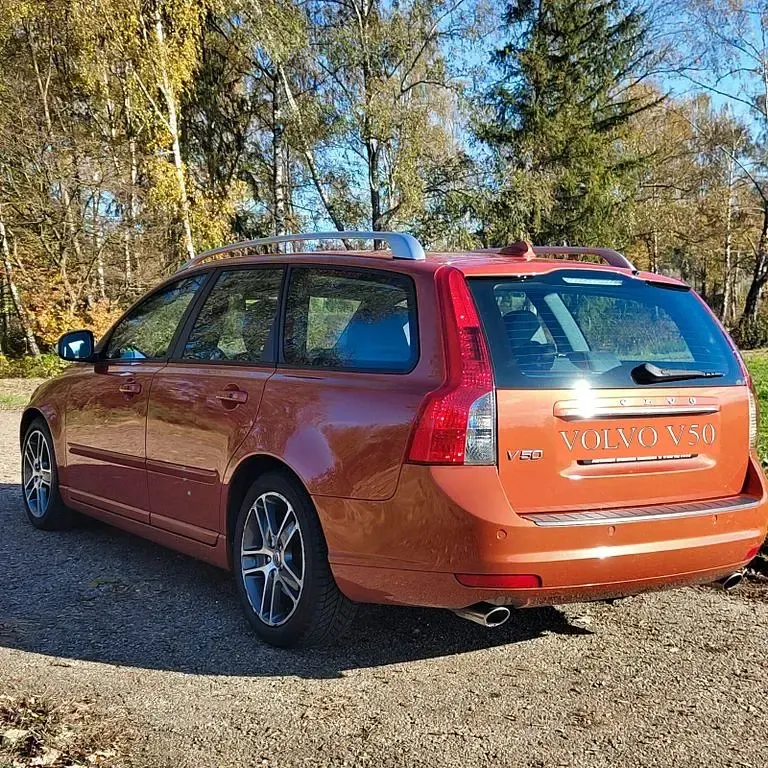 Gebraucht Volvo V50 Summum 177 PS (130 kW) 2011 Orange Kombi