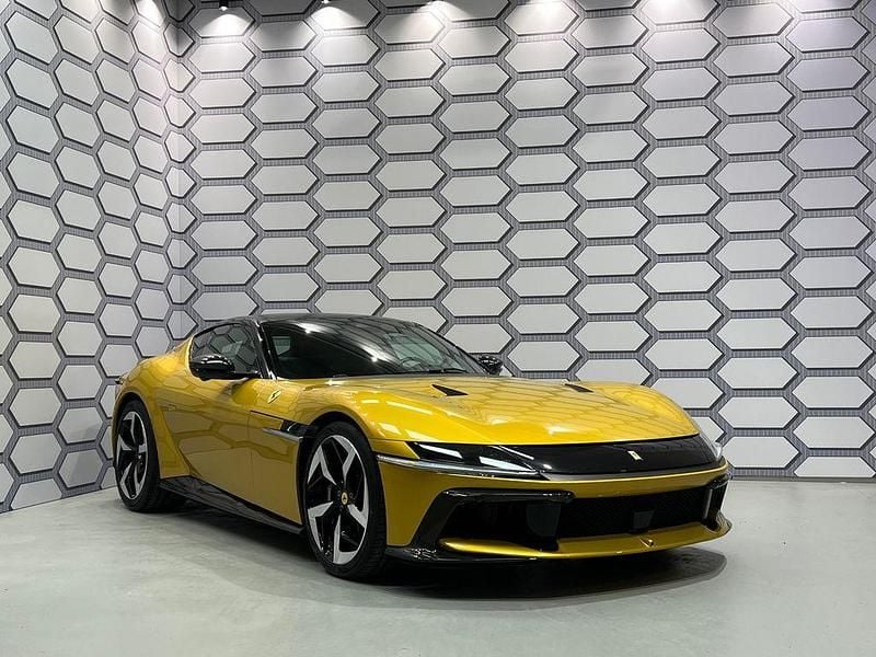 Neu Ferrari 12 Cilindri 829 PS (609 kW) 2025 Gelb
