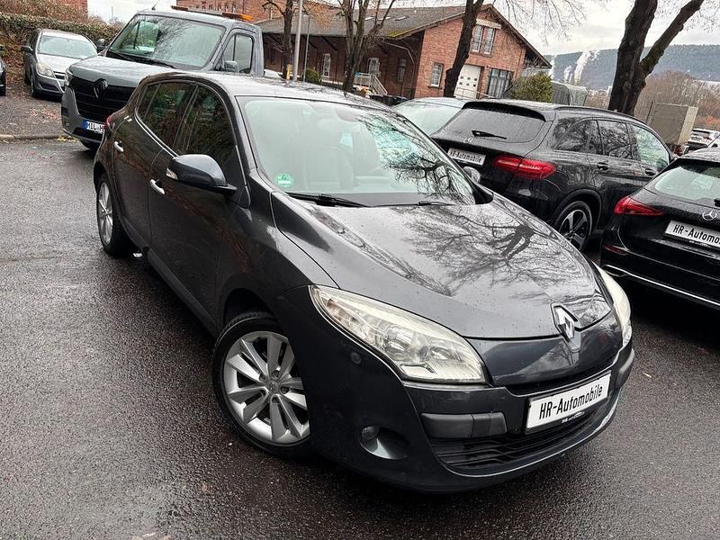 Grau Gebraucht 2009 Renault Mégane Luxe Limousine | 3.350 € (Guter Preis) - Bild 1/4