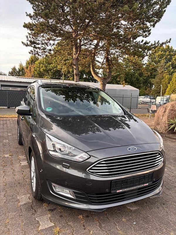Grau Gebraucht 2017 Ford C-MAX Titanium Van / Kleinbus | 11.900 € (Fairer Preis) - Bild 1/4