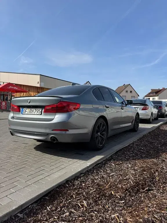 Gebraucht BMW 520 Sport Line 190 PS (139 kW) 2018 Grau Limousine
