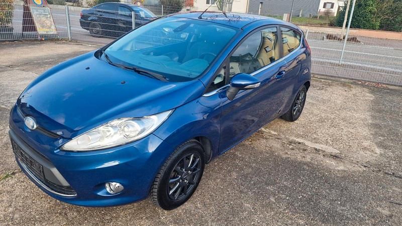 Blau Gebraucht 2010 Ford Fiesta Titanium Kleinwagen | 1.599 € (Superpreis) - Bild 1/4
