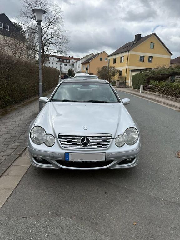 Gebraucht Mercedes C230 204 PS (150 kW) 2007 Silber Coupé