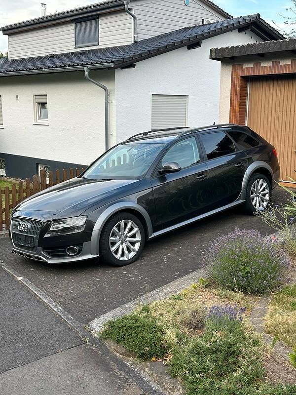 Grau Gebraucht 2009 Audi A4 Allroad Kombi | 8.500 € (Teuer) - Bild 1/4
