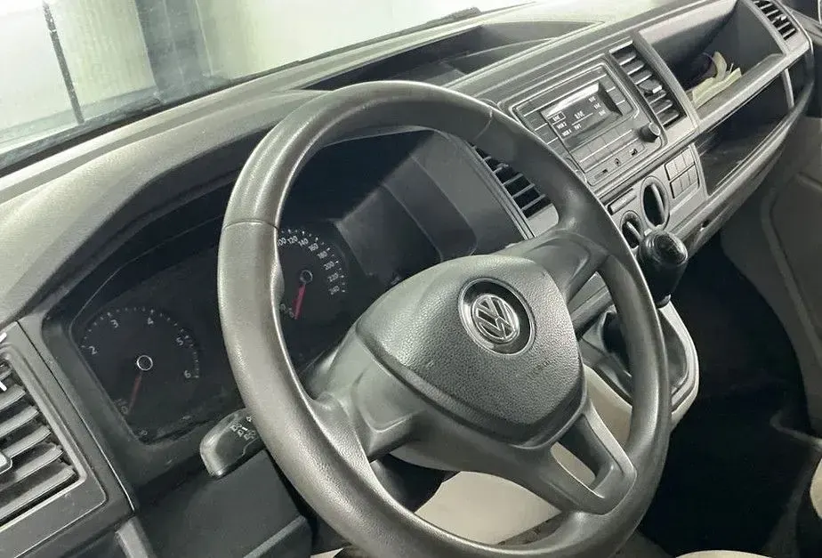 Gebraucht VW Transporter 114 PS (83 kW) 2018 Weiß Van