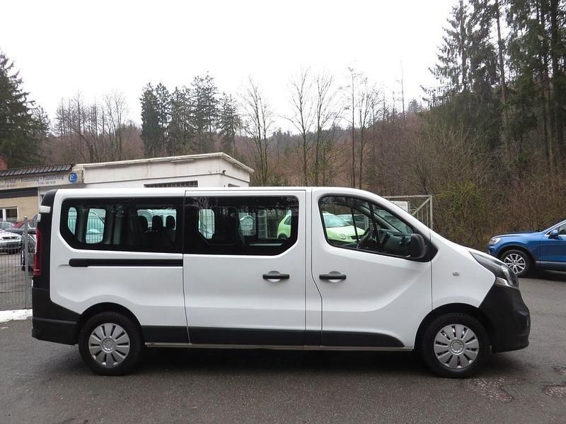 Gebraucht Opel Vivaro 125 PS (91 kW) 2018 Weiß Van / Kleinbus