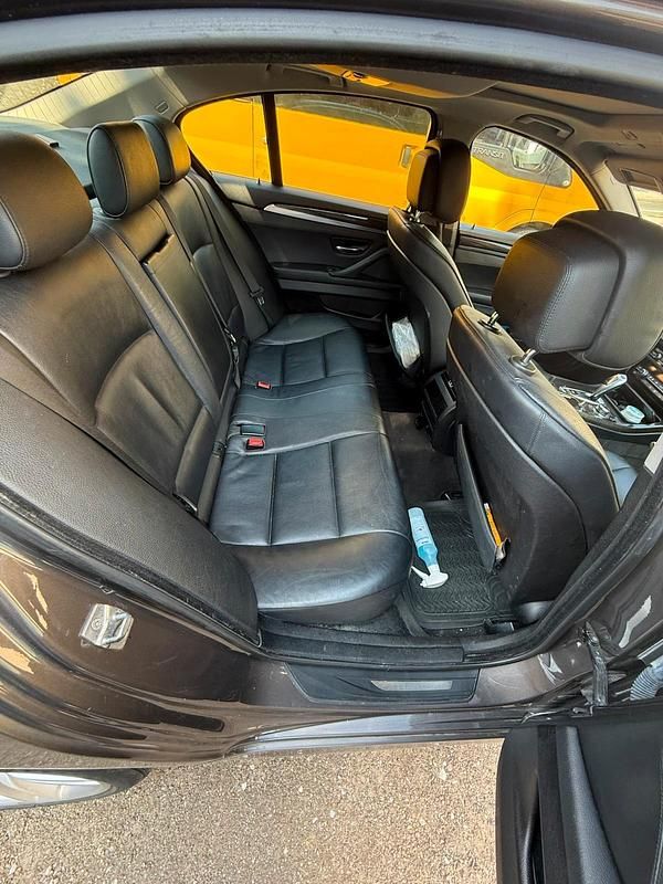 Gebraucht BMW 525 300 PS (220 kW) 2010 Braun Limousine