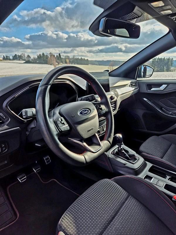 Gebraucht Ford Focus ST 151 PS (111 kW) 2018 Blau Kombi