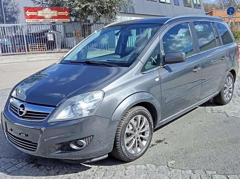 Gebraucht Opel Zafira Innovation 150 PS (110 kW) 2010 Karbongrau Van / Kleinbus