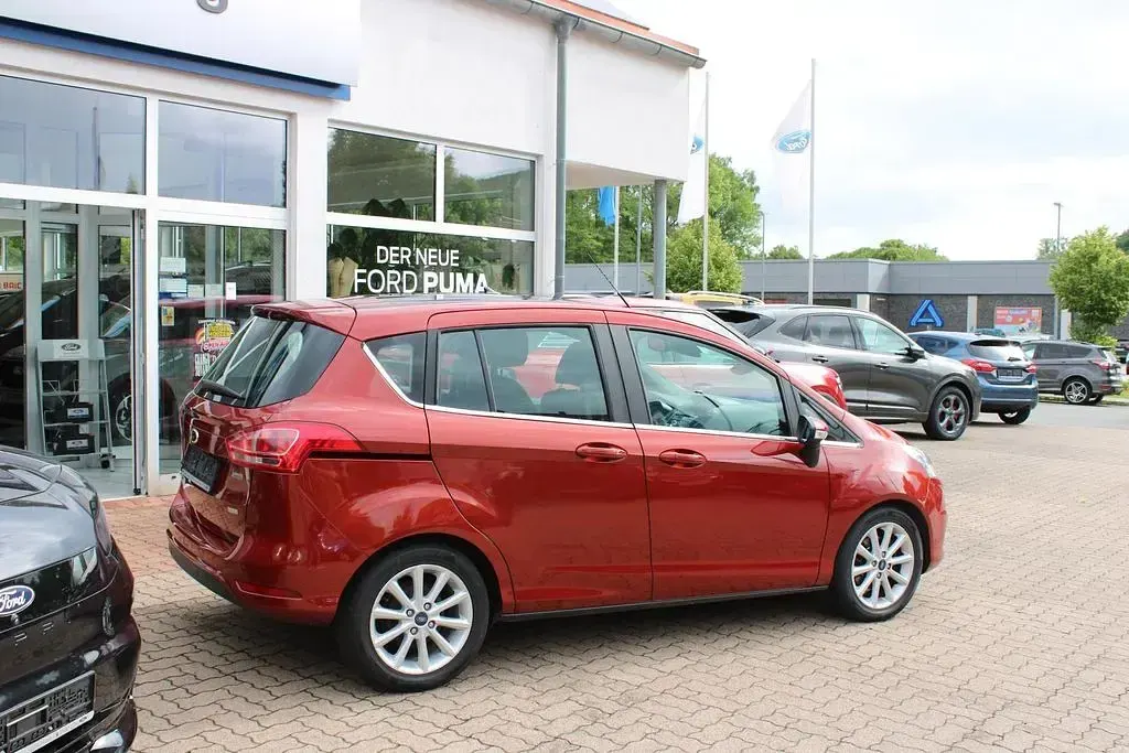 Gebraucht Ford B-MAX Titanium 125 PS (91 kW) 2016 Rot Van / Kleinbus