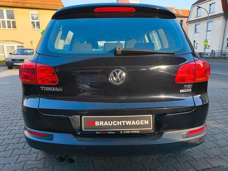 Gebraucht VW Tiguan 125 PS (91 kW) 2015 Schwarz SUV