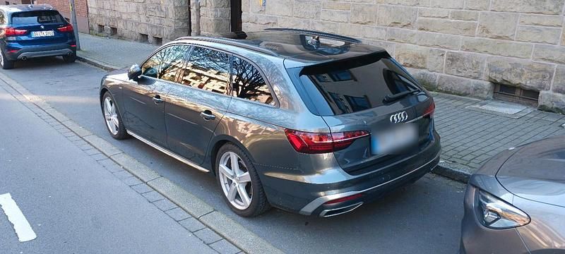 Gebraucht Audi A4 S-Line 204 PS (150 kW) 2023 Grau Kombi