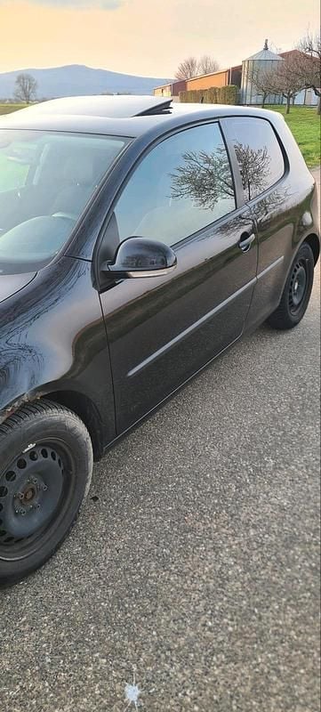 Gebraucht VW Golf V 115 PS (84 kW) 2004 Schwarz Kleinwagen