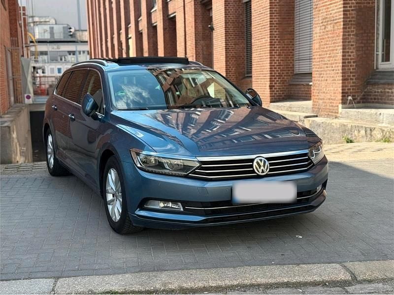 Gebraucht VW Passat 150 PS (110 kW) 2015 Blau Kombi