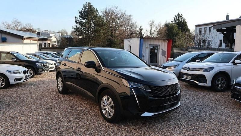 Gebraucht Peugeot 5008 Active 131 PS (96 kW) 2023 Schwarz (metallic) SUV