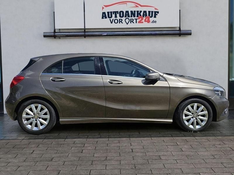 Gebraucht Mercedes A180 122 PS (89 kW) 2013 Farbe: sonstige Limousine