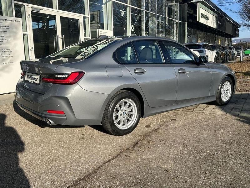 Gebraucht BMW 320 190 PS (139 kW) 2022 Grau Limousine