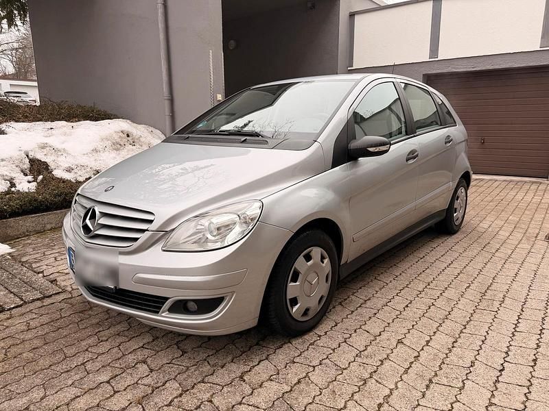 Silber Gebraucht 2005 Mercedes B170 Van / Kleinbus | 3.500 € (Fairer Preis) - Bild 1/4