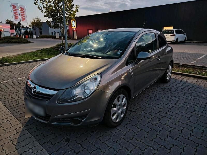 Grau Gebraucht 2011 Opel Corsa Kleinwagen | 1.300 € (Guter Preis) - Bild 1/4