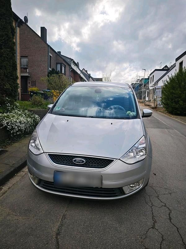 Gebraucht Ford Galaxy 140 PS (102 kW) 2006 Silber Van / Kleinbus