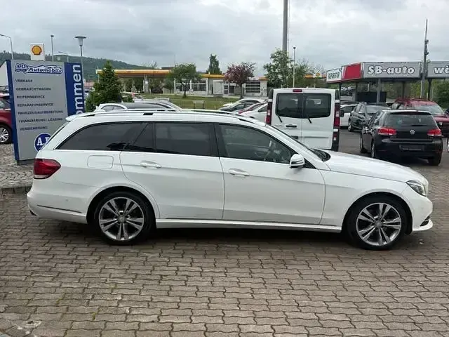 Gebraucht Mercedes E250 204 PS (150 kW) 2015 Weiß Kombi
