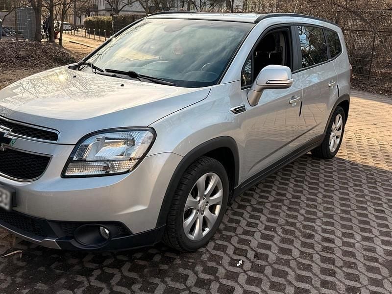Gebraucht Chevrolet Orlando 140 PS (102 kW) 2014 Silber Van / Kleinbus