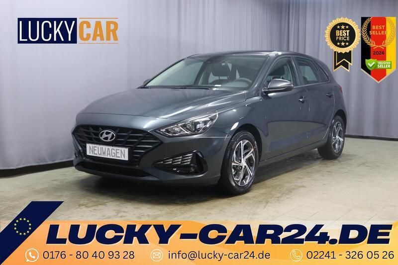 Dark knight gray pearl Neu 2024 Hyundai i30 Comfort Limousine | 20.230 € (Superpreis) - Bild 1/4